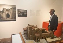 Una maqueta de la Catedral representa a Tui en la muestra “Vikingos. Un vistazo desde Galicia”