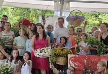 Más de 50 personas redescubren las tradiciones ancestrales de la festividad de San Xoán