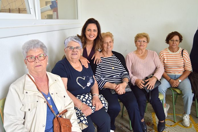 Tomino derruba barreiras xeraci onais ‘Atinando recordos’ 01