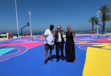 La pista de baloncesto de Samil se transforma con la obra de Dante Arcade en el «Vigo cidade de cor»