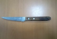 Detenido un joven por amenazar a su madre con un cuchillo en Vigo
