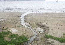 Somos Nigrán: “El alcalde miente sobre la reparación de los vertidos en la Praia da Madorra”