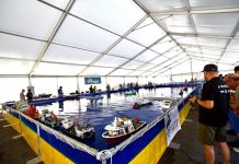 La II edición de A Rosegha arranca con una marea de público y tradición marinera en el puerto de A Guarda