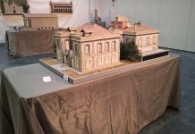 Exposición en A Guarda de maquetas de casas indianas y edificios emblemáticos hechos en poliespán