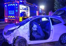 Tres jóvenes de Gondomar heridos tras salirse de la vía y chocar con un poste en Nigrán