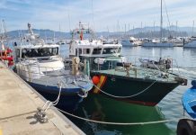Gardacostas intercepta en A Guarda un barco que faenaba con cacharros ilegales