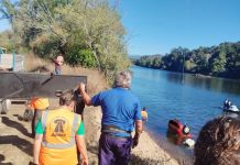 Recuperan un coche que se precipitó al río Miño en Caldelas de Tui