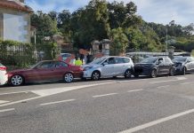 Tres heridos leves tras una colisión en cadena entre cinco coches en Nigrán