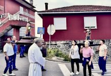 Procesión do Encontro en San Cibrán