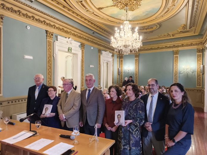 A RAG, Galaxia e a Penzol homenaxean a Franco Grande