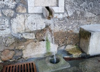 Cinco fuentes públicas de Oia no son aptas para el consumo humano
