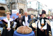 O Porriño celebra su VII Feira do Pan con una regueifa de boda que une música, tradición y sabor