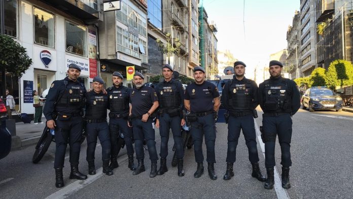 La Policía Nacional salva la vida de un hombre durante la conmemoración de su Día en Vigo