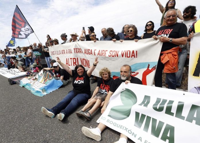 manifestación xuño 2025. Pontevedra altri