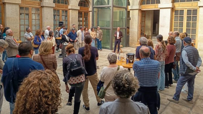 Tui rinde homenaje a Castelao