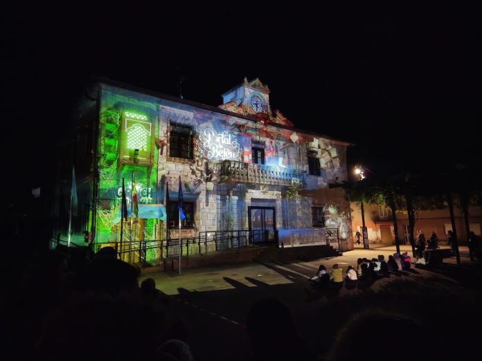 Casa do concello tomiño adornada de Nadal