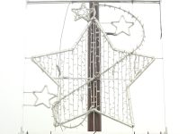 La Asociación Chandebrito 1807 denuncia incumplimientos en el contrato de iluminación navideña