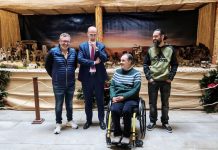 El hall del Concello de Baiona acoge el Belén en movimiento de Quique Chamorro