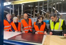 Xunta y Concello ponen en valor el peso de la industria de la madera en O Porriño