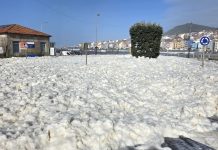 El temporal deja espectaculares imágenes de espuma de mar en A Guarda y Baiona