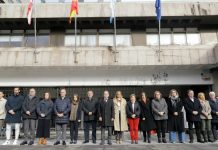 Vigo guarda un minuto de silencio en recuerdo de las víctimas del accidente ferroviario de Adamuz