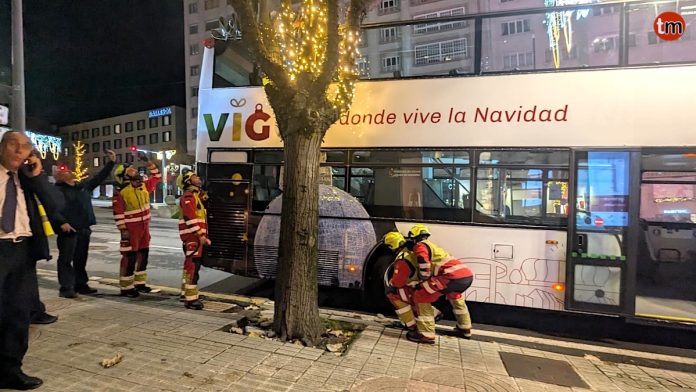 nadal bus choca rama arbol vigo