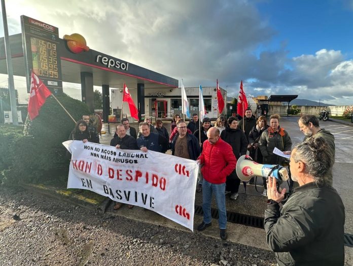 A CIG mobilízase contra a represión sindical nunha gasolineira de Repsol en Vigo