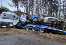 Aparatoso accidente de un camión góndola en la AG-57 en Gondomar