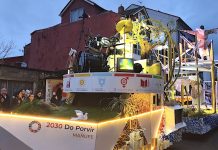 La comparsa Carnavales de Mañufe cierra el Entroido con un gran desfile
