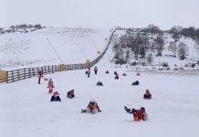 Más de 100 escolares de Mos disfrutan de la tradicional excursión a la nieve
