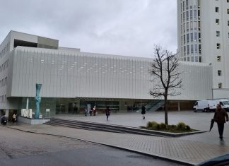 Piden seis años de cárcel para una mujer acusada de encerrar y maltratar al hijo menor de su pareja en Vigo