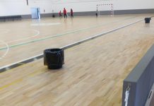 El PP de Tomiño denuncia filtraciones de agua en el pabellón de A Carballa