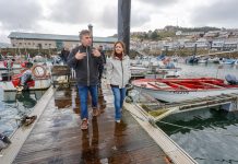 Villaverde presenta en Baiona el plan de renovación de pavimentos de pantalanes