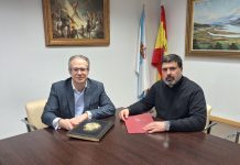 El alcalde de A Guarda recibe al nuevo párroco Don Juan Luis Marínez Diz