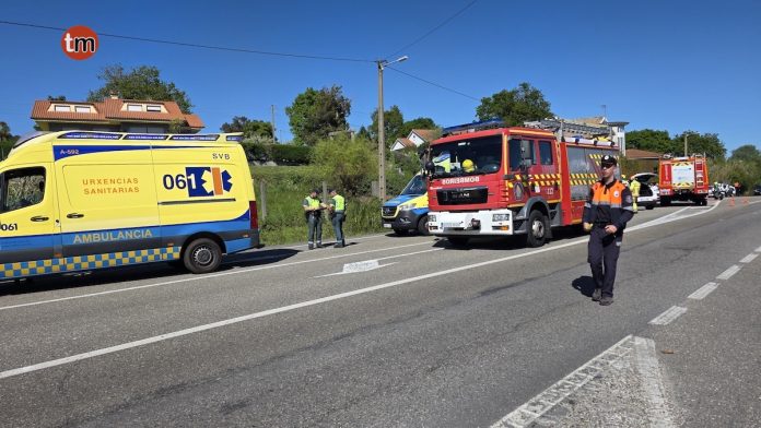 Ambulancia-Bomberos-accidente Tomiño