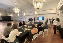 La guardesa M. Ángeles García codirige el encuentro final del Experto Universitario en Odontología Deportiva
