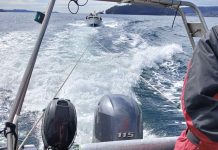 Rescatan una embarcación a la deriva en la ría de Pontevedra