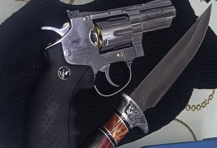 revolver cuchillo atraco vigo