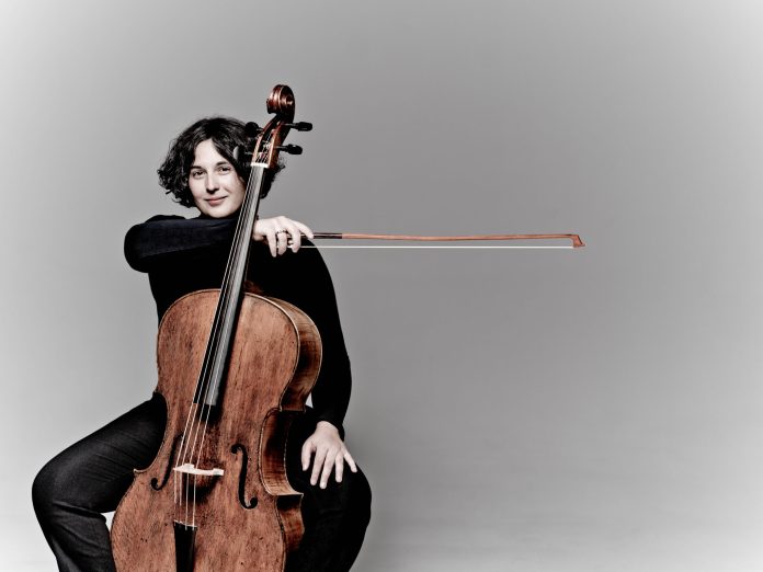 Amarilis Dueñas violonchelo