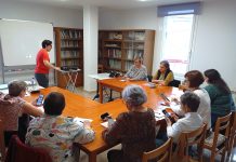 Baiona impulsa la formación digital con un taller sobre aplicaciones de Google para el móvil