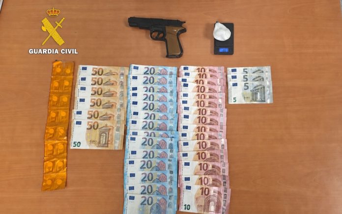 INVESTIGADA DROGA EN A GUARDA