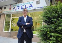 El profesor que ayudó a cientos de alumnos en Baiona se jubila