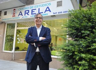 El profesor que ayudó a cientos de alumnos en Baiona se jubila