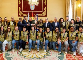 El Guardés recibe el homenaje de la Xunta tras conquistar la EHF European Cup