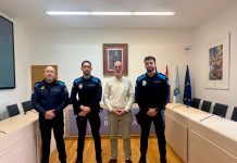 La Policía Local de Baiona salva la vida a un peregrino en pleno Casco Histórico