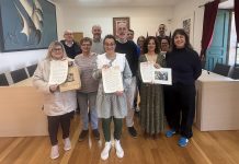 Baiona convierte sus apellidos en historia viva con “Os Linaxes da Arribada”