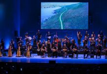 SonDeSeu celebra 25 años de vanguardia folk con un lleno absoluto en el Auditorio Mar de Vigo