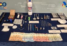La Policía Nacional detiene a cuatro personas y desmantela dos narcopisos en Coruxo y Navia