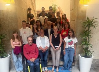 Estudiantes de Economía del CPI Cova Terreña conocen el funcionamiento del Concello de Baiona