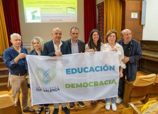 La Bandera de la Democracia ondeará en todos los centros educativos de la Eurociudade Tui-Valença